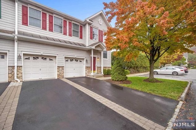 16 Quail Run, Westwood, NJ 07675-7474