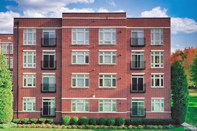 4421 Riverview Ave #421, Englewood, NJ 07631