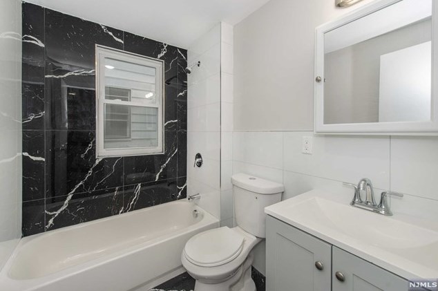 26 Tillinghast St, Newark NJ  07108-1719 exterior
