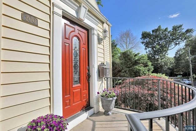 200 Serpentine Rd, Tenafly, NJ 07670