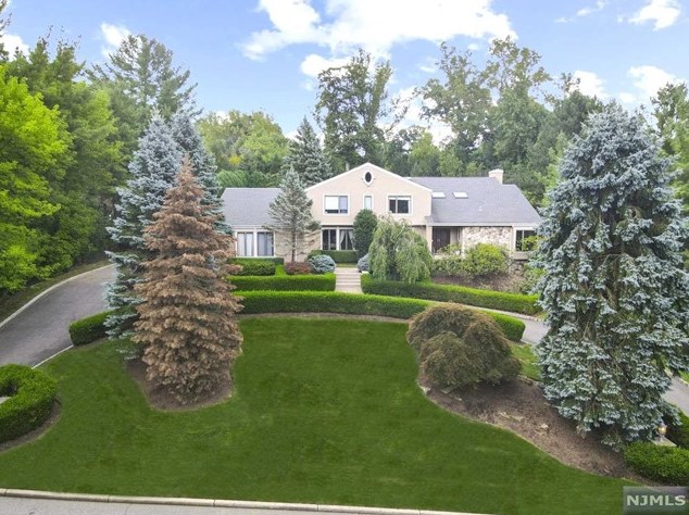 266 Wilson Dr, Cresskill, NJ 07626
