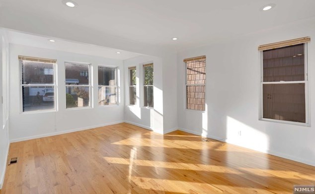 178 Palisade Ave #1, Cliffside Park, NJ 07010