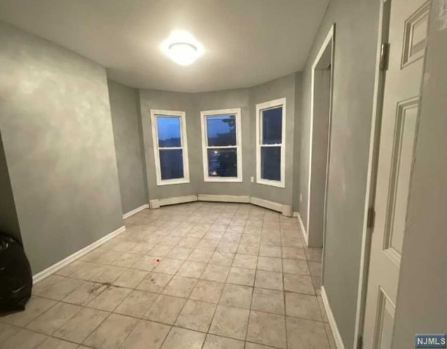 21 Hopper St, Paterson, NJ 07508