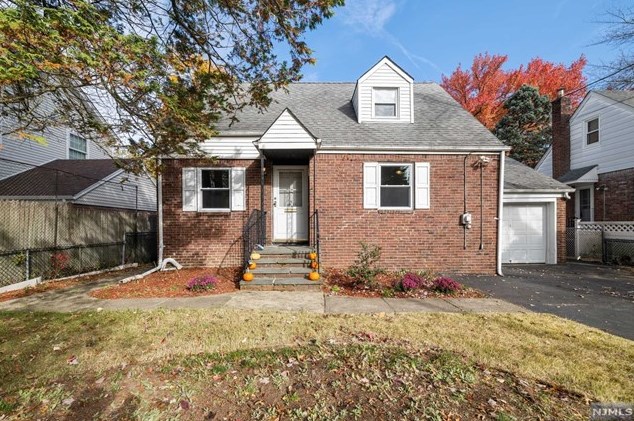 266 Grant Ave, Dumont, NJ 07628