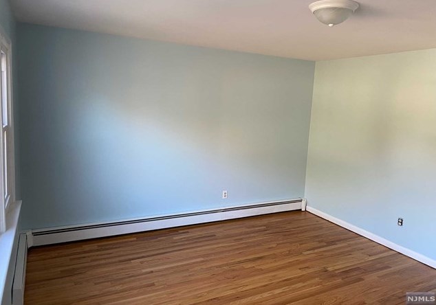 10 Kennedy Ct, Lyndhurst, NJ 07071