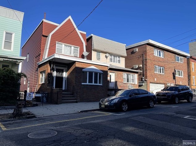 596 66th St #1st, West New York, NJ 07093