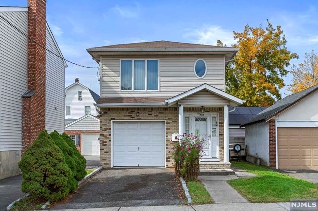 209 Irving Pl, Lyndhurst, NJ 07071