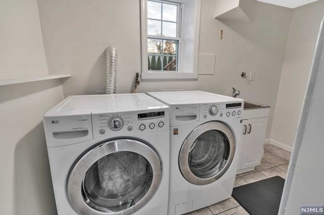 80 Crain Rd, Paramus NJ  07652-4016 exterior