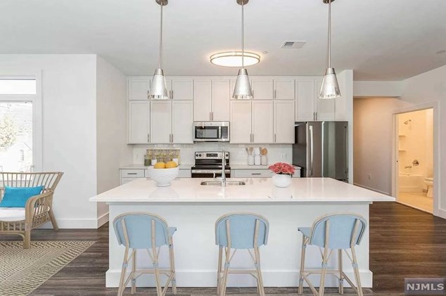 450 Springfield Ave #207, Berkeley Heights, NJ 07922