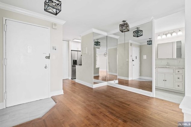 7004 Blvd E #27h, West New York, NJ 07093