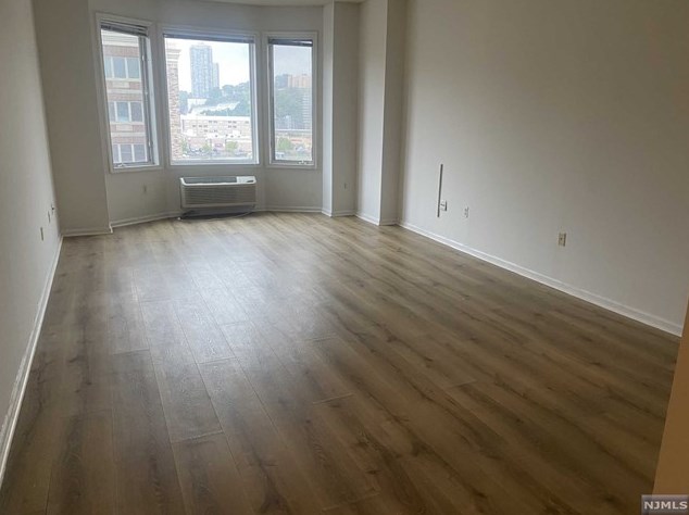 2409 City Pl #2409, Edgewater, NJ 07020