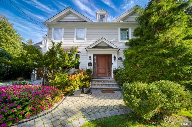 87 Woodland Park Dr, Tenafly, NJ 07670