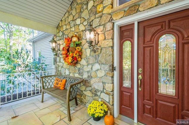 61 Glasgow Terrace, Mahwah, NJ 07430