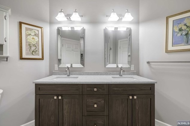 20 Pne Lk Ter, Westwood NJ 07675-6482 exterior