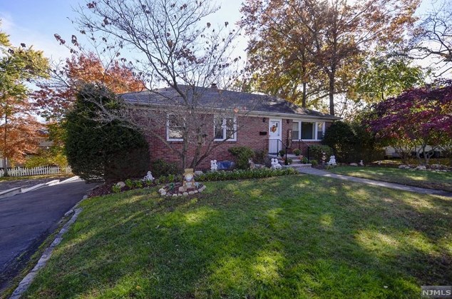 320 Bradley Ave, Rockleigh, NJ 07647