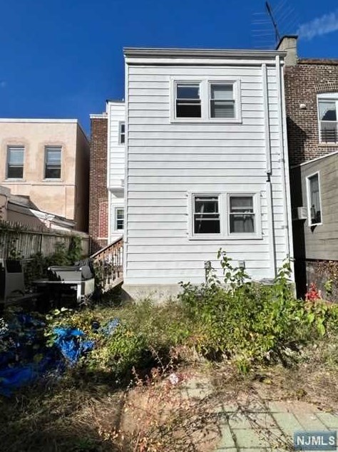 5218 Park Ave, West New York NJ  07093-3513 exterior