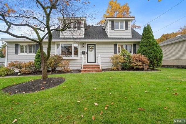 76 Sealy St, Westwood, NJ 07675-3520