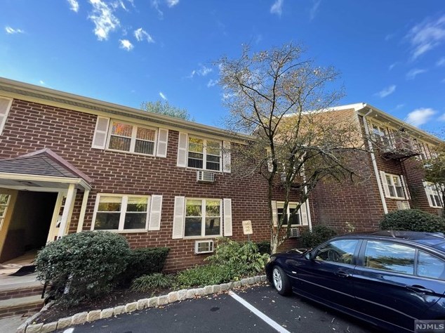 100 Pierson Miller Dr #e11, Pompton Falls, NJ 07442