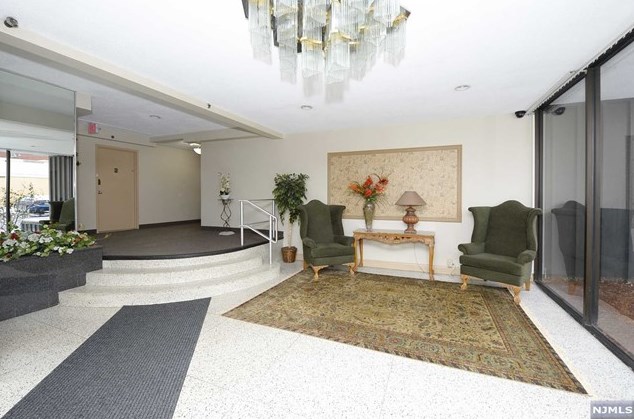 2348 Linwood Ave #2o, West Fort Lee, NJ