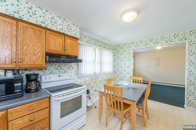 161 Howard Ave, Rochelle Park, NJ 07662