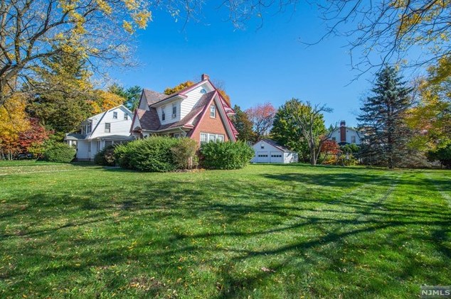 695 Lincoln Ave, Ridgewood, NJ 07452
