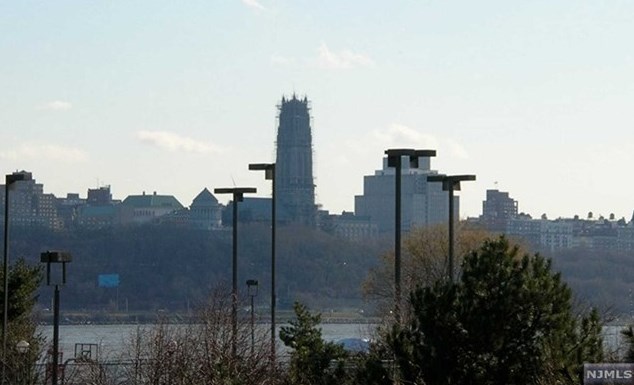 1111 River Rd #a16, Edgewater, NJ 07020