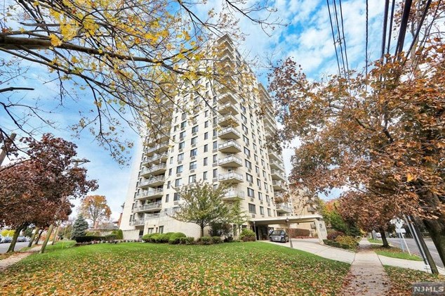 307 Prospect Ave #18i, Hackensack, NJ 07601