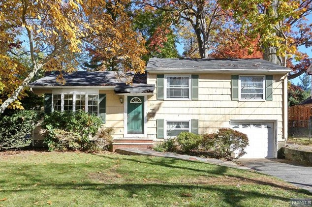 204 Adams Ave, River Edge, NJ 07661