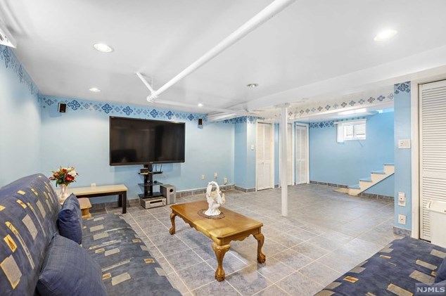 121 Washington St, Lodi NJ  07644-3202 exterior
