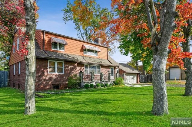 20 Kinzley St, Little Ferry, NJ 07643