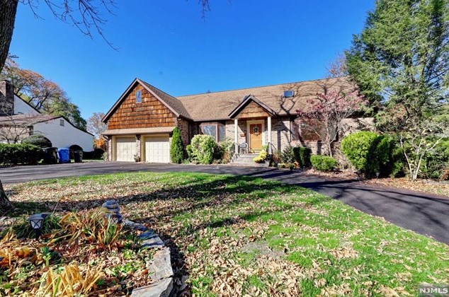83 Maryland Rd, Paramus, NJ 07652