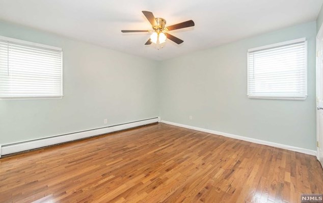 449 Midland Ave, Pompton Falls NJ  07442-2225 exterior