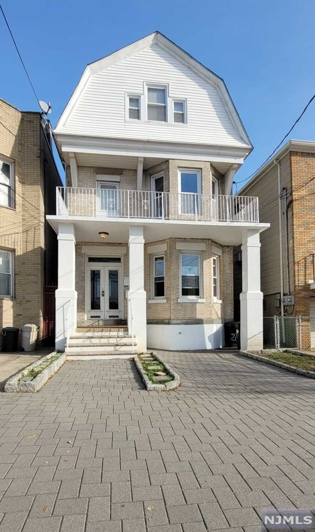 206 Highpoint Ave #2, Union City, NJ 07086