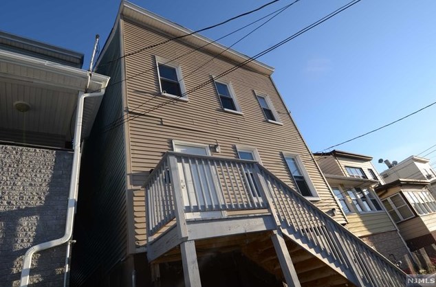 30 6th St, Paterson NJ  07522-1303 exterior