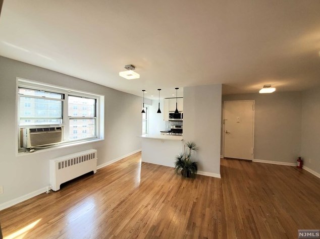 2205 N Central Rd #5f, West Fort Lee, NJ
