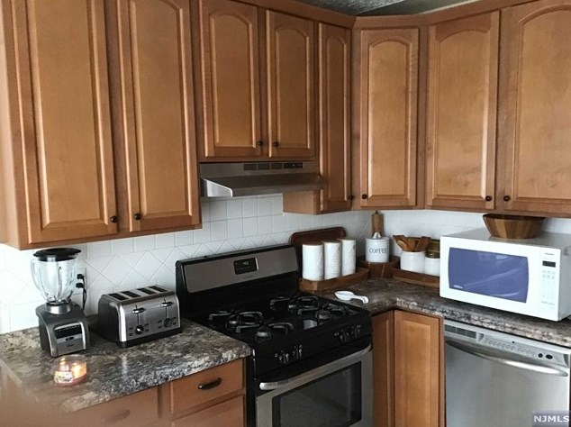 593 Palisade Ave #2, Cliffside Park, NJ 07010