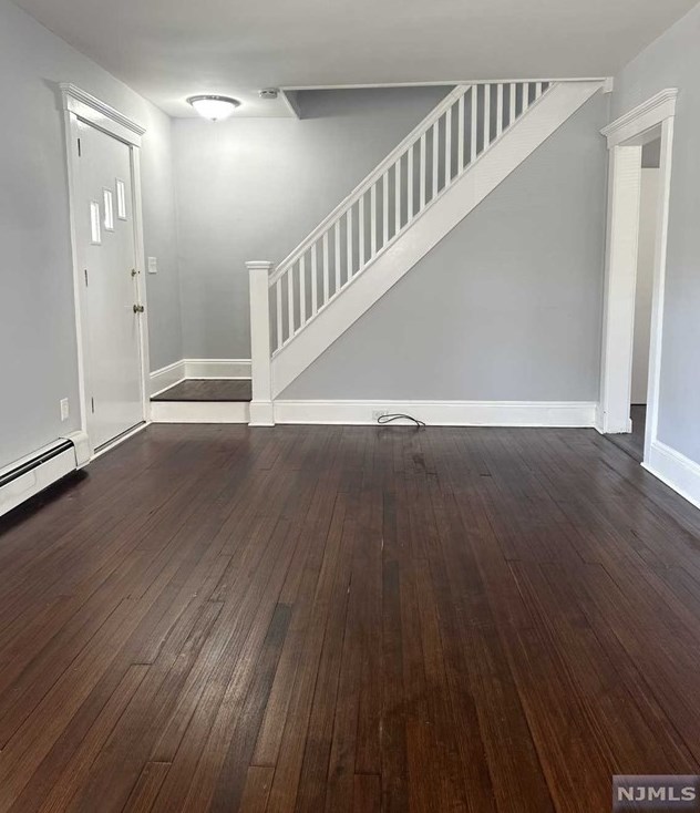 147 E Center St, Midland Pk, NJ 07432