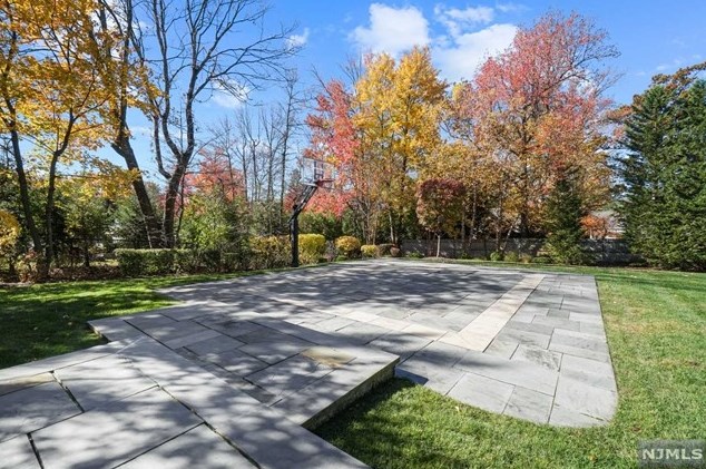 372 Woodland St, Englewood NJ  07631-2027 exterior