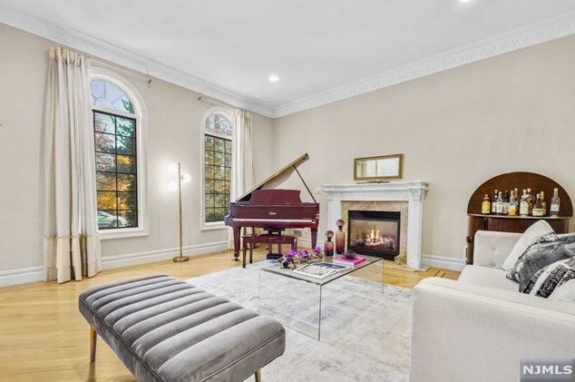 372 Woodland St, Englewood NJ  07631-2027 exterior