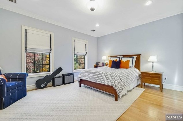 372 Woodland St, Englewood NJ  07631-2027 exterior