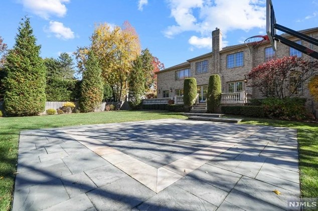 372 Woodland St, Englewood NJ  07631-2027 exterior