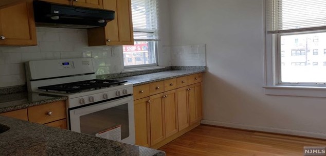 50 W Columbia Ave #2nd Fl, Palisades Park, NJ 07650