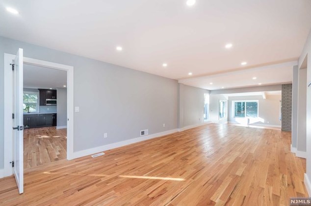 427 Kinderkamack Rd, River Edge, NJ 07661