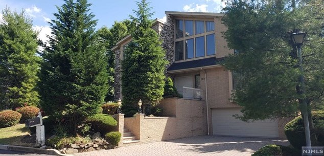 120 Jenkins Dr, Englewood, NJ 07632