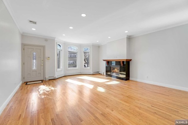 285 Knox Ave, Cliffside Park, NJ 07010