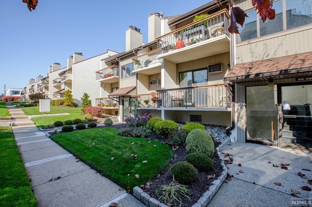105 W Ridge Mews #1e, Wood-Ridge, NJ 07075