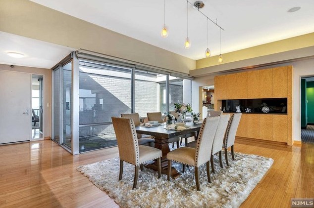 3 Horizon Rd #ph2, West Fort Lee, NJ 07024