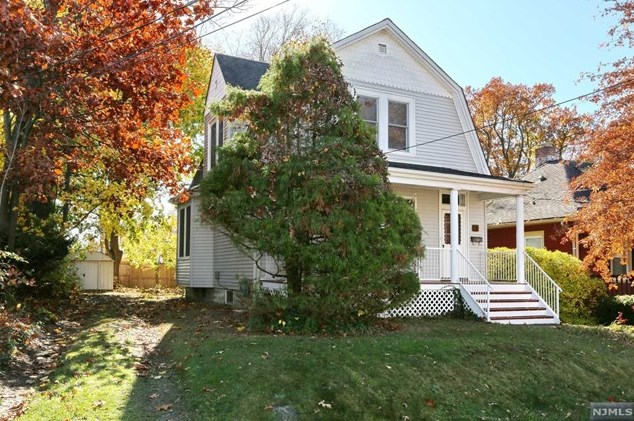 89 Large Ave, Hillsdale, NJ 07642-2203