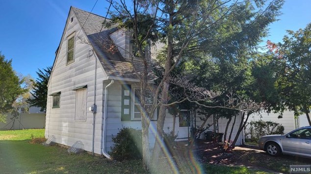 5 Parkway Ave, Clifton, NJ 07011