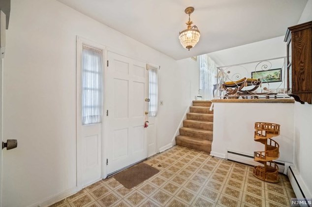 136 Pine St, Closter, NJ 07624